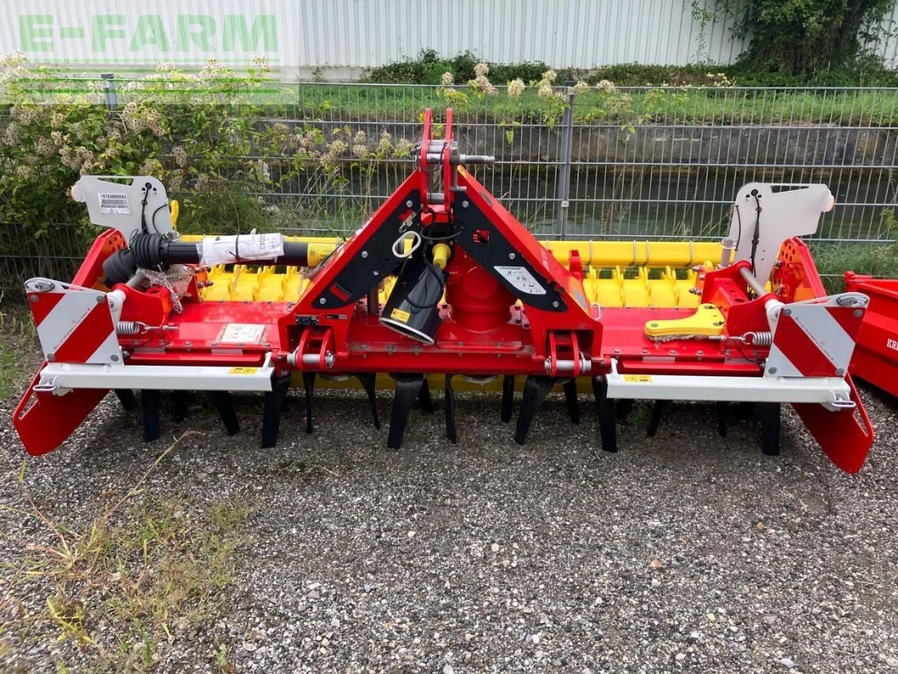 Pöttinger Lion 3030 - Mesin pengolahan tanah: gambar 3 Pöttinger Lion 3030 - Mesin pengolahan tanah: gambar 3