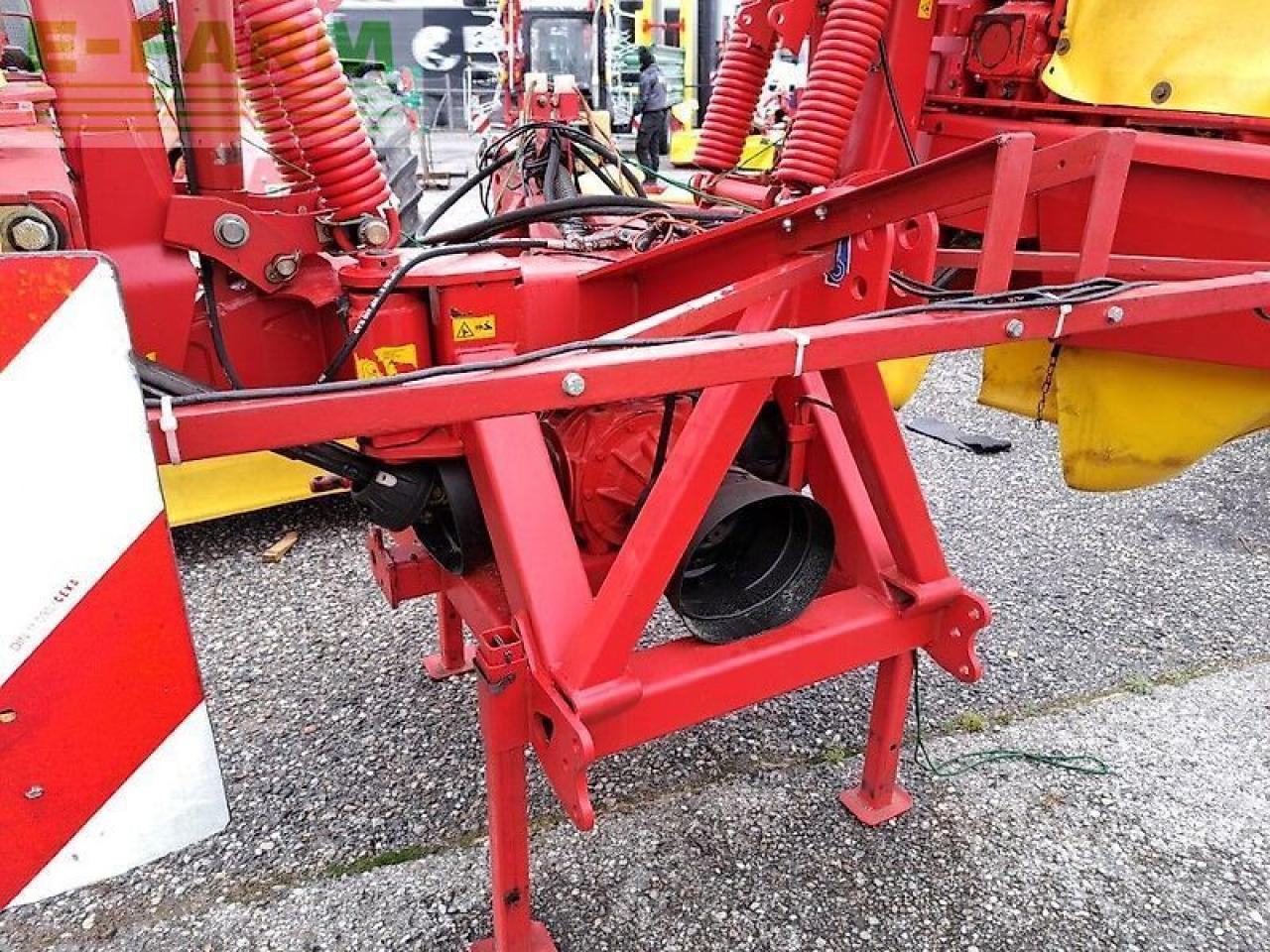 Pöttinger novacat 8600 - Mesin pemotong padang rumput: gambar 5 Pöttinger novacat 8600 - Mesin pemotong padang rumput: gambar 5
