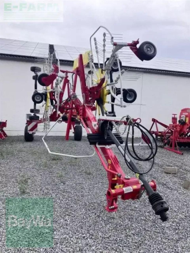 Pöttinger top 722 - Tedder/ Menyapu: gambar 1 Pöttinger top 722 - Tedder/ Menyapu: gambar 1