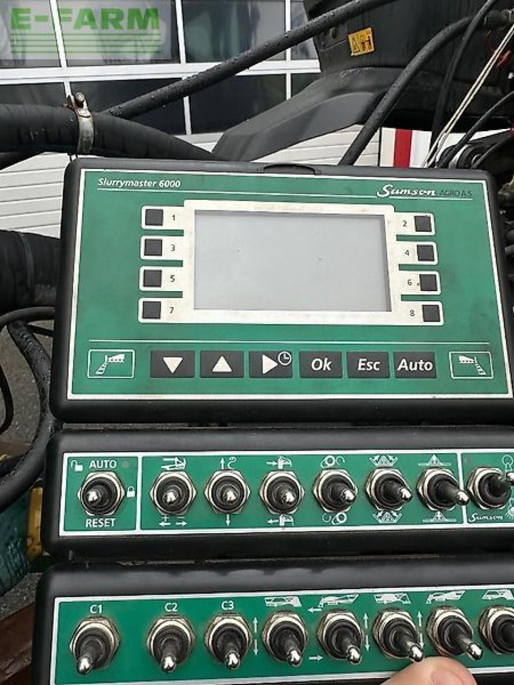 Samson pg 25 - Peralatan pemupukan: gambar 2 Samson pg 25 - Peralatan pemupukan: gambar 2