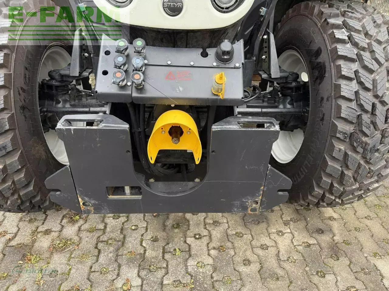 Steyr 4145 profi cvt kommunal - Traktor: gambar 2 Steyr 4145 profi cvt kommunal - Traktor: gambar 2