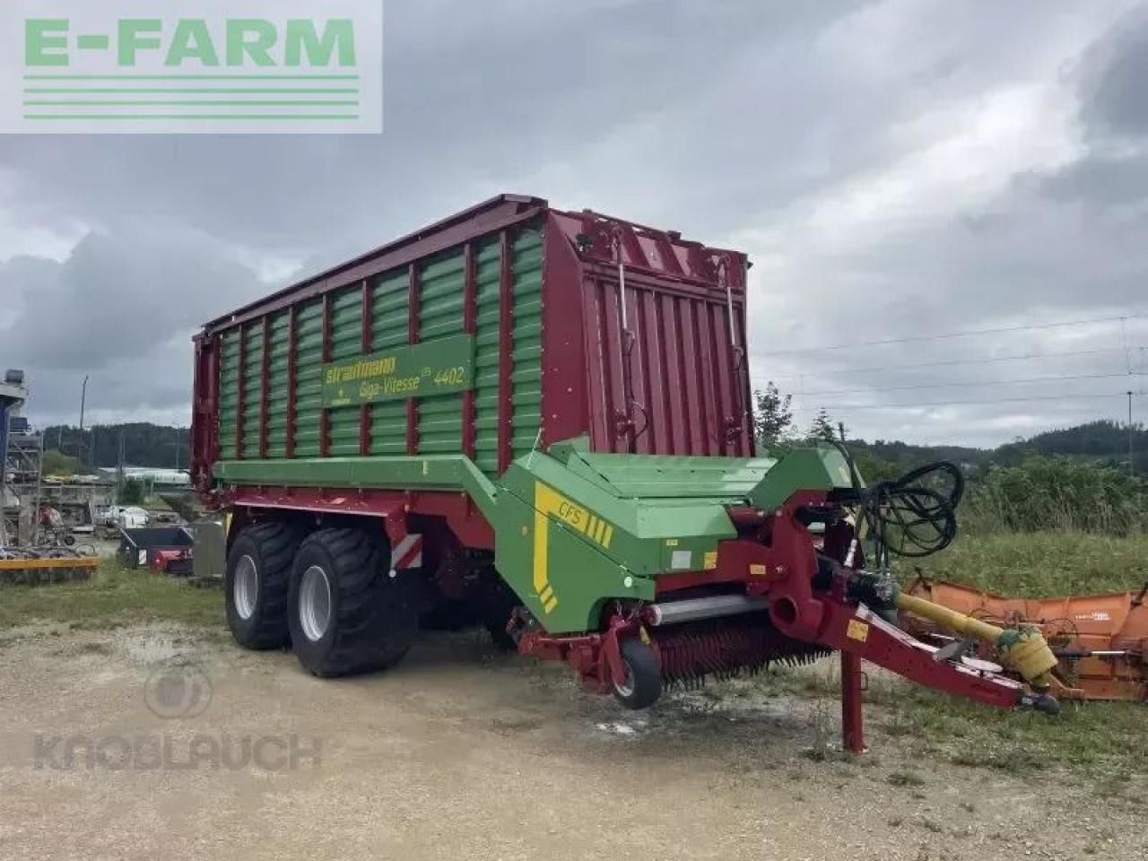 Strautmann giga vitesse cfs 4402 - Keranjang pemuatan sendiri: gambar 1 Strautmann giga vitesse cfs 4402 - Keranjang pemuatan sendiri: gambar 1
