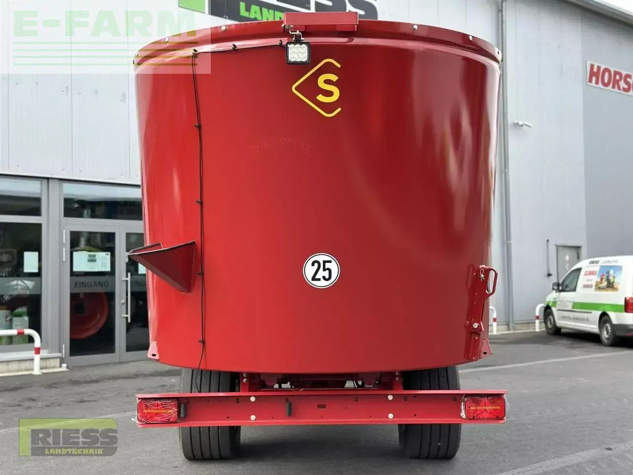 Strautmann verti-mix 2401 double - Peralatan ternak: gambar 3 Strautmann verti-mix 2401 double - Peralatan ternak: gambar 3