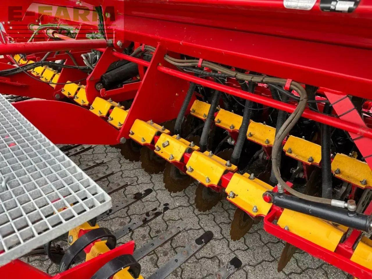 Väderstad rapid 400c - Menggabungkan bor benih: gambar 4 Väderstad rapid 400c - Menggabungkan bor benih: gambar 4