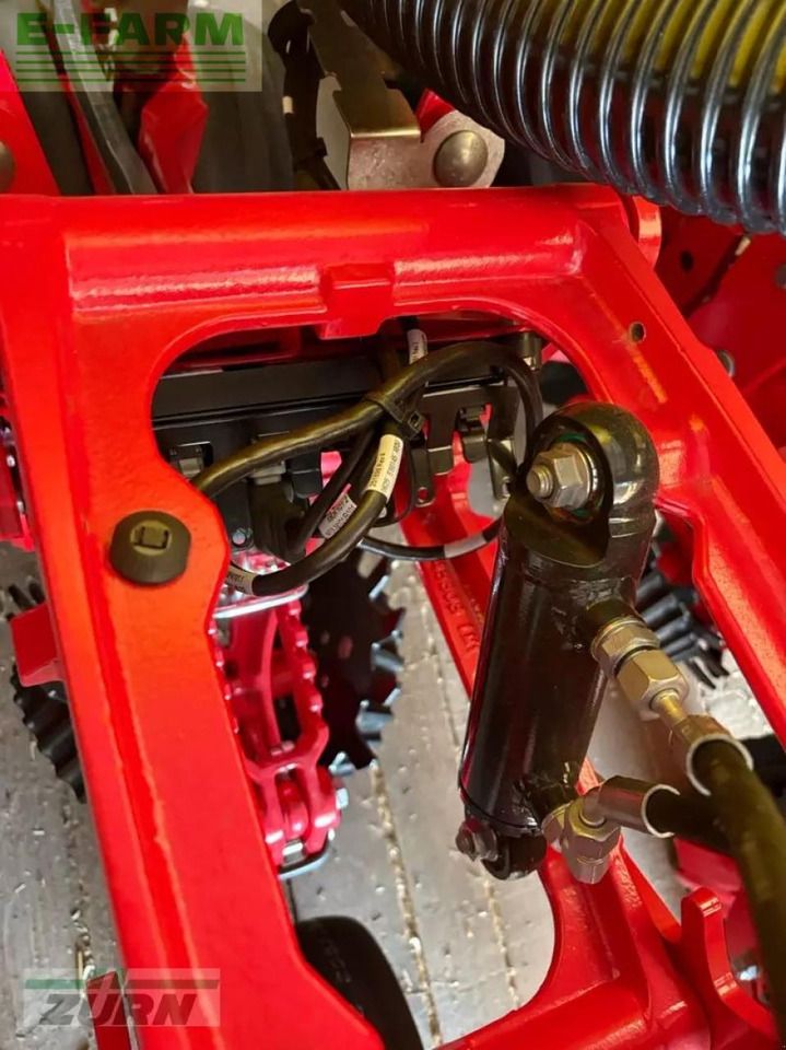 Väderstad tempo v12 wsx - Penabur presisi: gambar 5 Väderstad tempo v12 wsx - Penabur presisi: gambar 5
