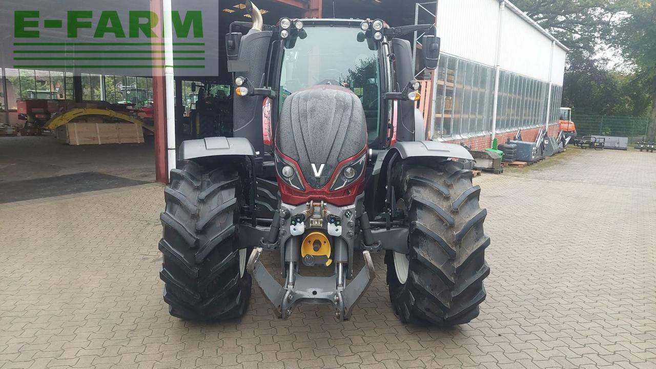 Valtra T 174 - Traktor: gambar 3 Valtra T 174 - Traktor: gambar 3