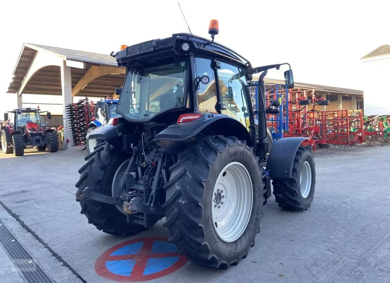Valtra a 114 - Traktor: gambar 5 Valtra a 114 - Traktor: gambar 5