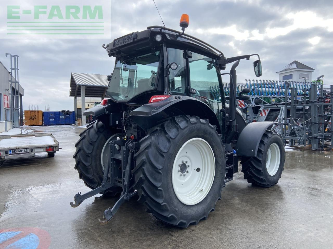 Valtra a 114 - Traktor: gambar 5 Valtra a 114 - Traktor: gambar 5