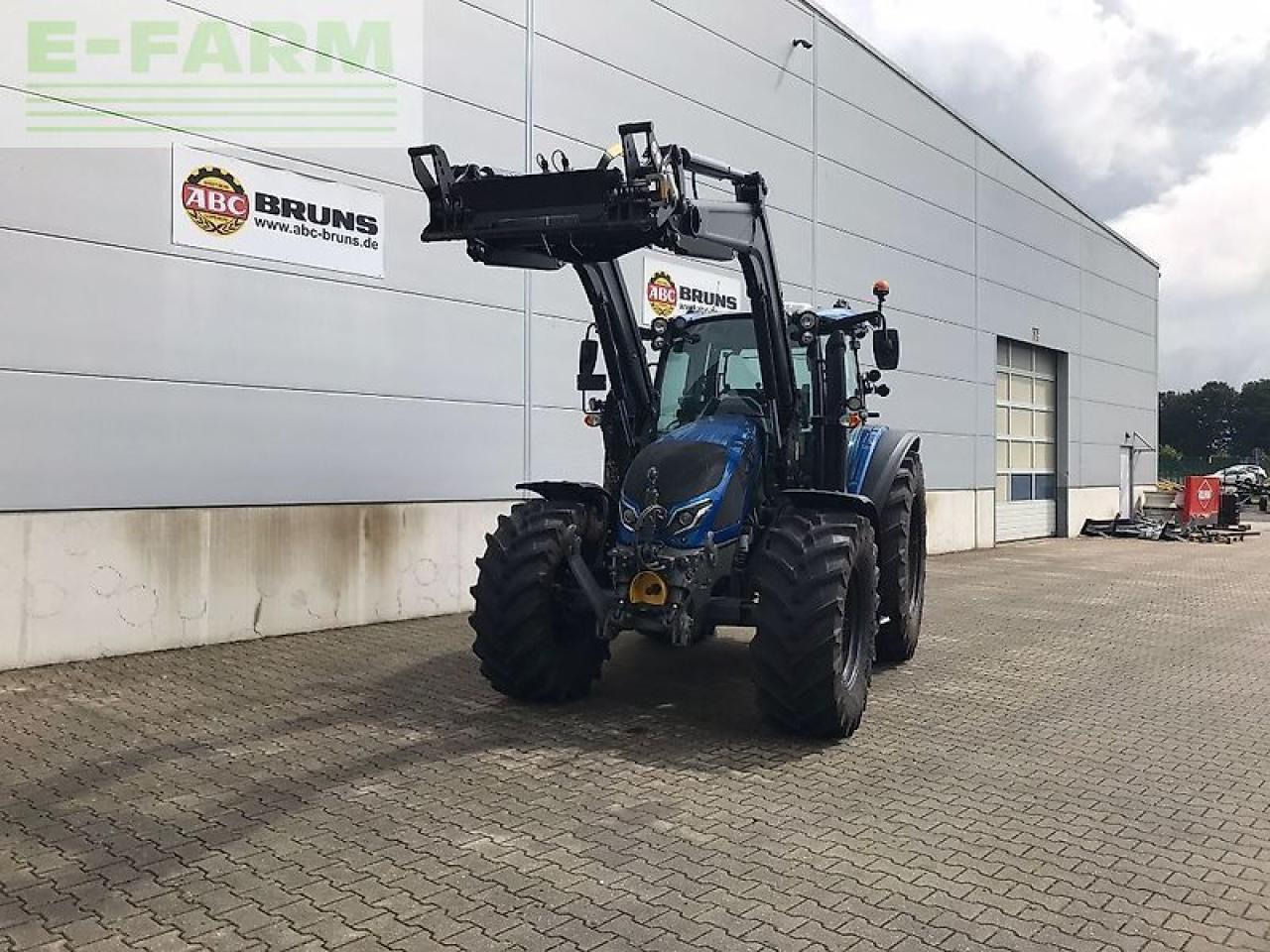 Valtra g135 - Traktor: gambar 1 Valtra g135 - Traktor: gambar 1