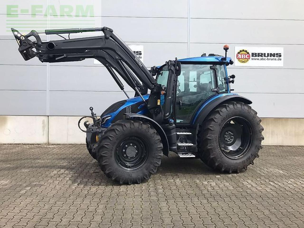 Valtra g135 - Traktor: gambar 2 Valtra g135 - Traktor: gambar 2