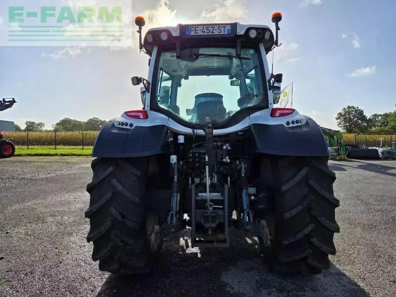 Valtra n124 hitech h5 HiTech - Traktor: gambar 3 Valtra n124 hitech h5 HiTech - Traktor: gambar 3