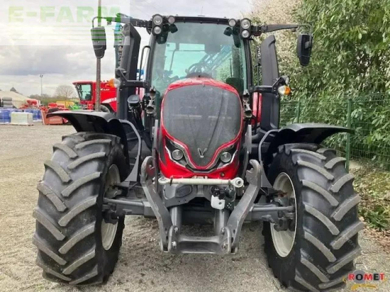 Valtra n135 - Traktor: gambar 3 Valtra n135 - Traktor: gambar 3