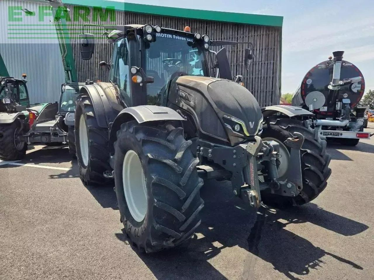 Valtra n135 - Traktor: gambar 1 Valtra n135 - Traktor: gambar 1