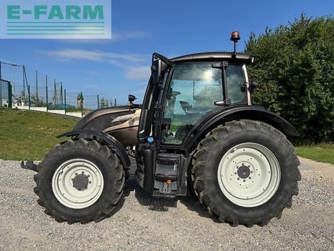 Valtra n135 direct - Traktor: gambar 4 Valtra n135 direct - Traktor: gambar 4