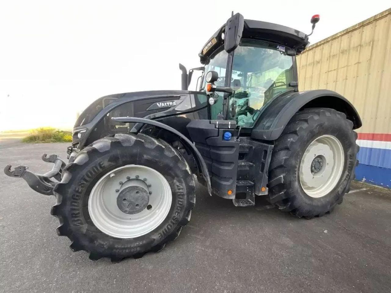 Valtra s324 - Traktor: gambar 1 Valtra s324 - Traktor: gambar 1