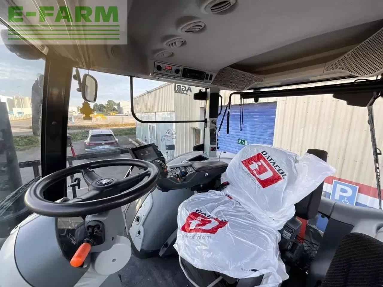 Valtra s324 - Traktor: gambar 3 Valtra s324 - Traktor: gambar 3