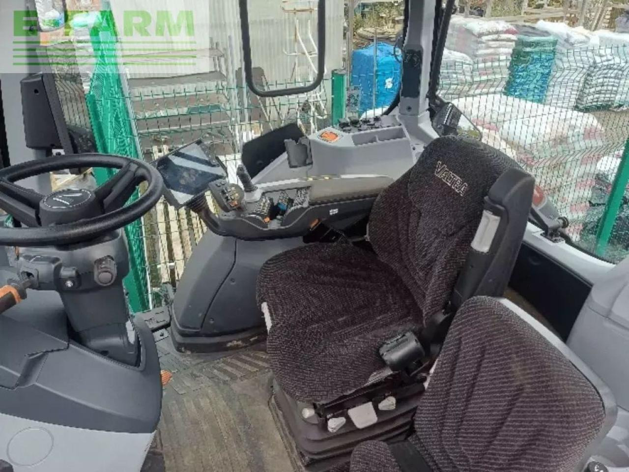 Valtra t 255 versu Versu - Traktor: gambar 4 Valtra t 255 versu Versu - Traktor: gambar 4