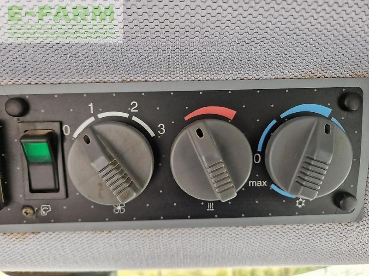 Traktor Valtra t120: gambar 10