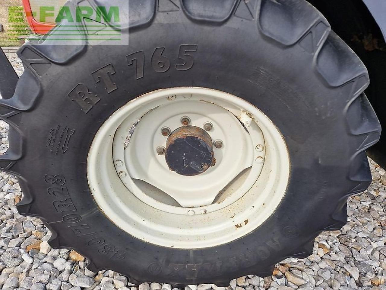 Traktor Valtra t120: gambar 21