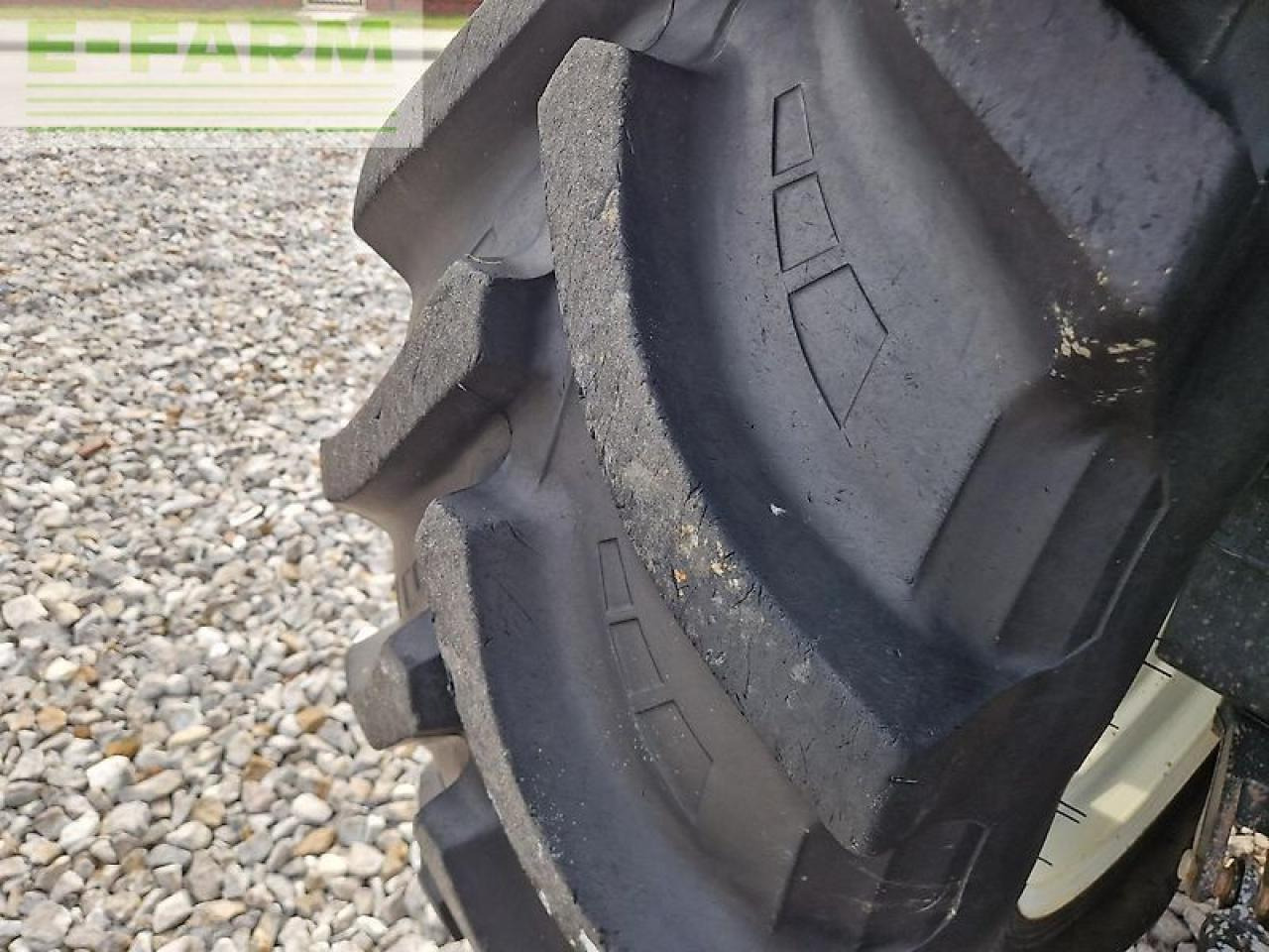 Traktor Valtra t120: gambar 13