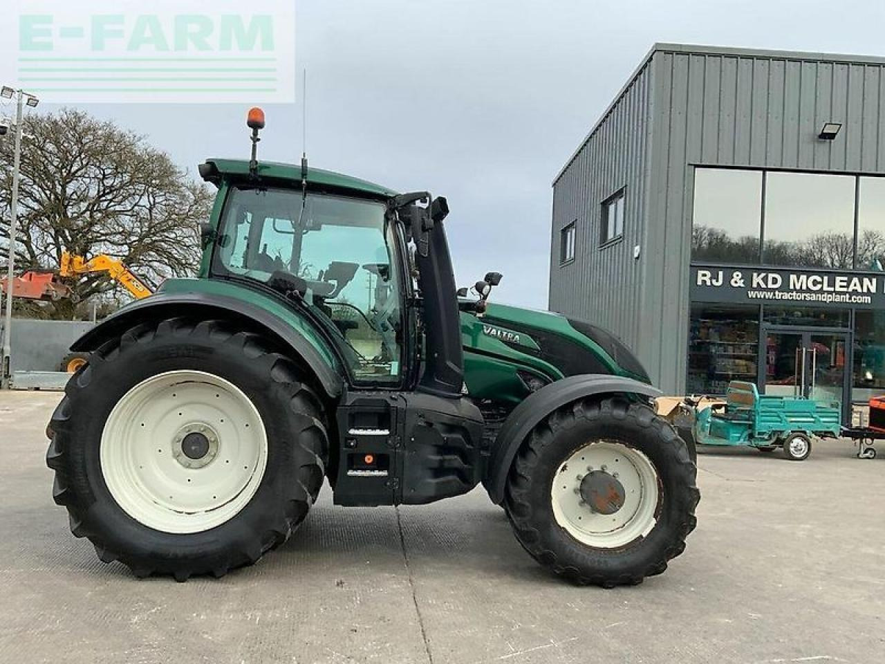 Valtra t214 direct tractor (st22267) Direct - Traktor: gambar 1 Valtra t214 direct tractor (st22267) Direct - Traktor: gambar 1