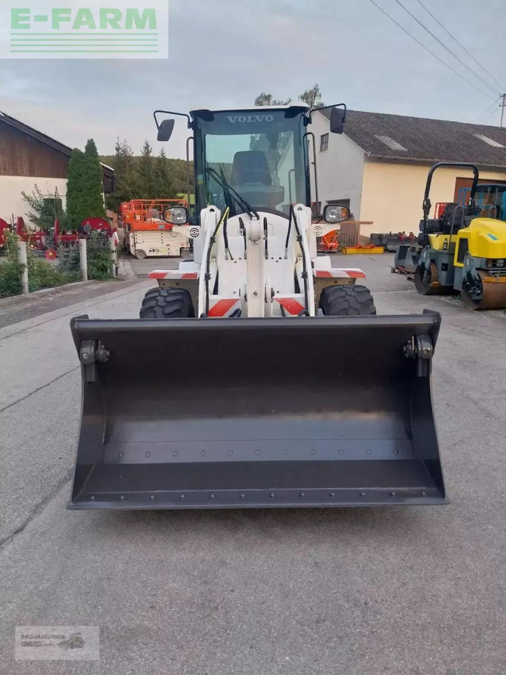 Volvo l 30g - Ekskavator mini: gambar 2 Volvo l 30g - Ekskavator mini: gambar 2