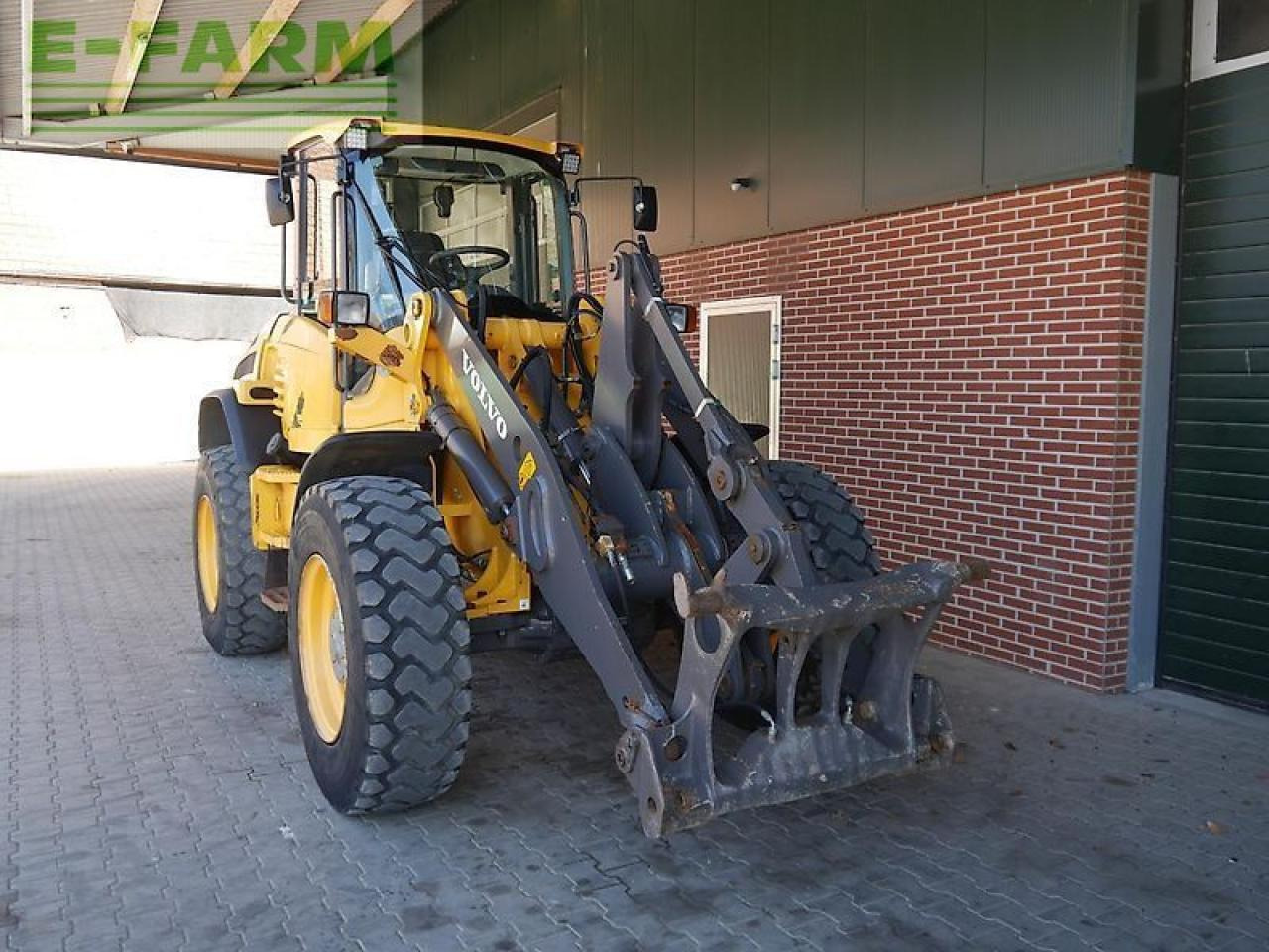Volvo l45f - Ekskavator mini: gambar 2 Volvo l45f - Ekskavator mini: gambar 2