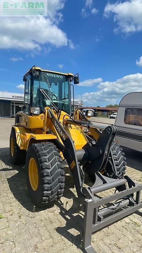 Volvo volvo l 30 - Ekskavator mini: gambar 2 Volvo volvo l 30 - Ekskavator mini: gambar 2
