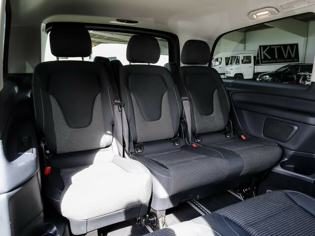 MERCEDES-BENZ EQV 300 lang,7Sitze,2xKlima,2Schiebetür el.,LED... - Bus mini, Bus listrik: gambar 4 MERCEDES-BENZ EQV 300 lang,7Sitze,2xKlima,2Schiebetür el.,LED... - Bus mini, Bus listrik: gambar 4