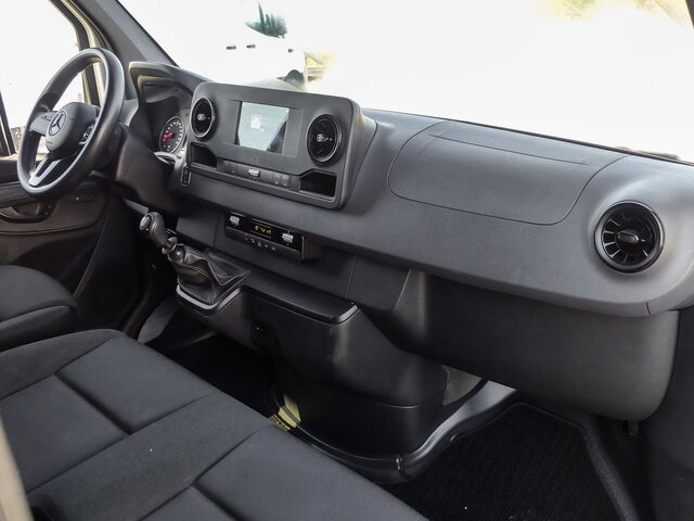 MERCEDES-BENZ Sprinter 214 CDI Kasten,3924,MBUX,Kamera... - Van kecil: gambar 3 MERCEDES-BENZ Sprinter 214 CDI Kasten,3924,MBUX,Kamera... - Van kecil: gambar 3