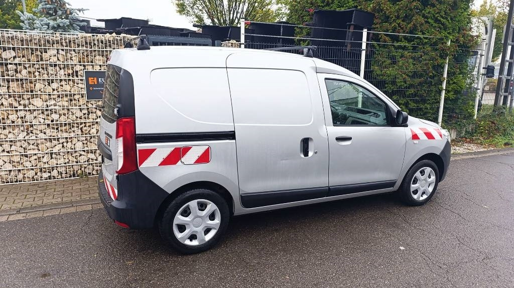 Dacia Dokker Transporter, Kastenwagen, Werkstattschränke - Van kecil: gambar 4 Dacia Dokker Transporter, Kastenwagen, Werkstattschränke - Van kecil: gambar 4