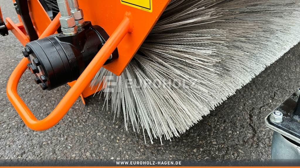 Sapu untuk Kendaraan Kota/ Khusus baru Kehrmaschine ZM2000 Stapleraufnahme: gambar 6 Sapu untuk Kendaraan Kota/ Khusus baru Kehrmaschine ZM2000 Stapleraufnahme: gambar 6