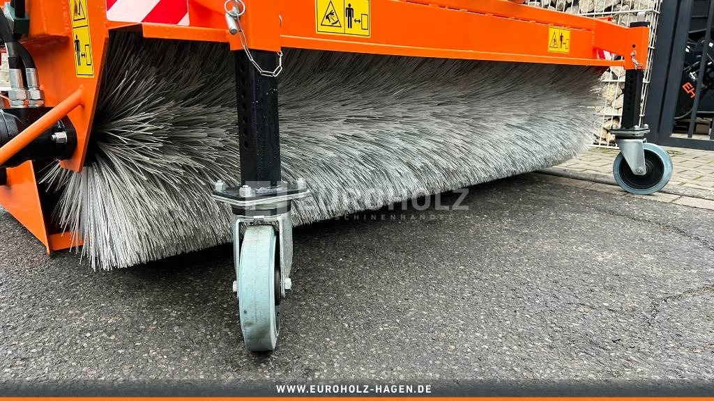 Sapu untuk Kendaraan Kota/ Khusus baru Kehrmaschine ZM2000 Stapleraufnahme: gambar 11 Sapu untuk Kendaraan Kota/ Khusus baru Kehrmaschine ZM2000 Stapleraufnahme: gambar 11