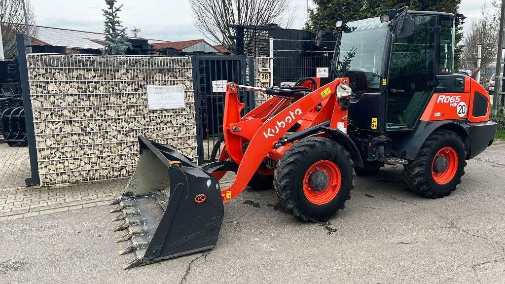 Kubota R 065, Radlader, hydr. Schnellwechsler, Schaufel - Wheel loader: gambar 4 Kubota R 065, Radlader, hydr. Schnellwechsler, Schaufel - Wheel loader: gambar 4
