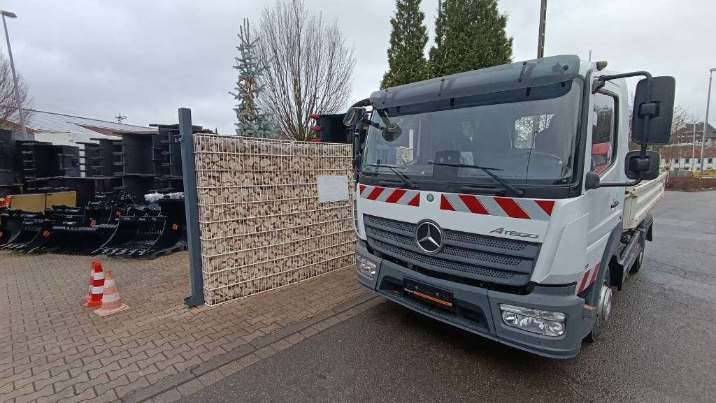 Mercedes-Benz Atego 821, Meiller, 3-Seiten-Kipper, Automatik - Truk jungkit: gambar 2 Mercedes-Benz Atego 821, Meiller, 3-Seiten-Kipper, Automatik - Truk jungkit: gambar 2