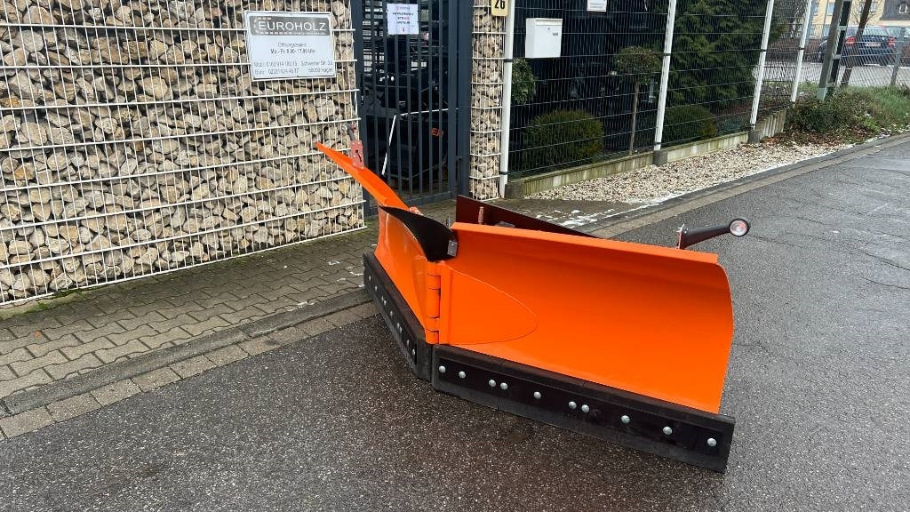 Schneeschild Planierschild hydraulisch 4-Wege PU-2 - Bajak salju untuk Peralatan pertanian: gambar 2 Schneeschild Planierschild hydraulisch 4-Wege PU-2 - Bajak salju untuk Peralatan pertanian: gambar 2
