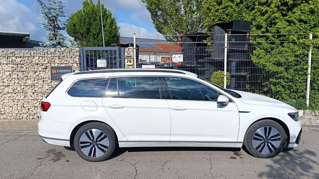 Volkswagen Passat GTE 1.4 Plug-In-Hybrid, Batterie neu, Navi - Mobil: gambar 4 Volkswagen Passat GTE 1.4 Plug-In-Hybrid, Batterie neu, Navi - Mobil: gambar 4