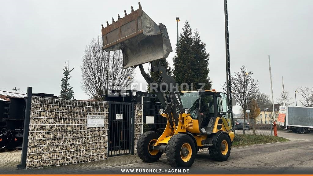 Volvo L 28 F, Radlader, hydr. Schnellwechsler, Schaufel - Wheel loader: gambar 2 Volvo L 28 F, Radlader, hydr. Schnellwechsler, Schaufel - Wheel loader: gambar 2