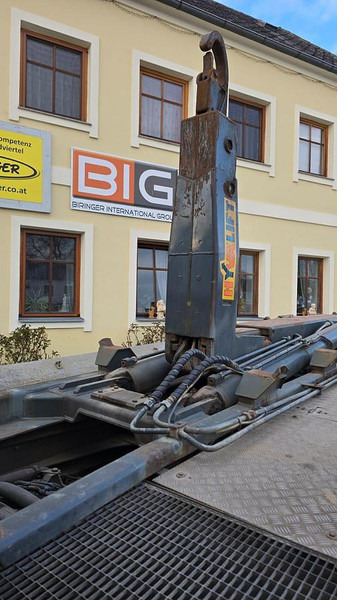 HYVA Hakenlift mit Knick - Teleskoparm - Trailer lewati: gambar 5 HYVA Hakenlift mit Knick - Teleskoparm - Trailer lewati: gambar 5