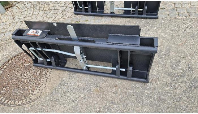 Big Bobcat 90 cm Adapter mit Euro Aufnahme - Lampiran: gambar 1 Big Bobcat 90 cm Adapter mit Euro Aufnahme - Lampiran: gambar 1