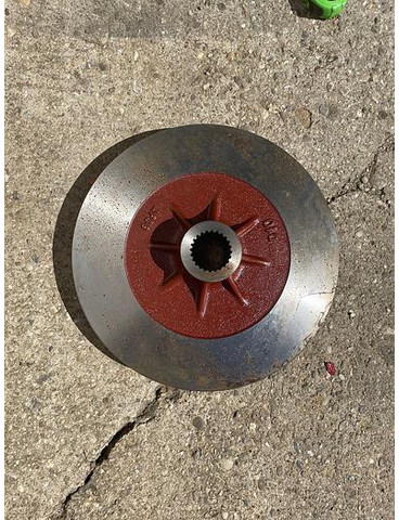 Bremsscheibe LA322147950 passend zu Fendt - Suku cadang: gambar 1 Bremsscheibe LA322147950 passend zu Fendt - Suku cadang: gambar 1