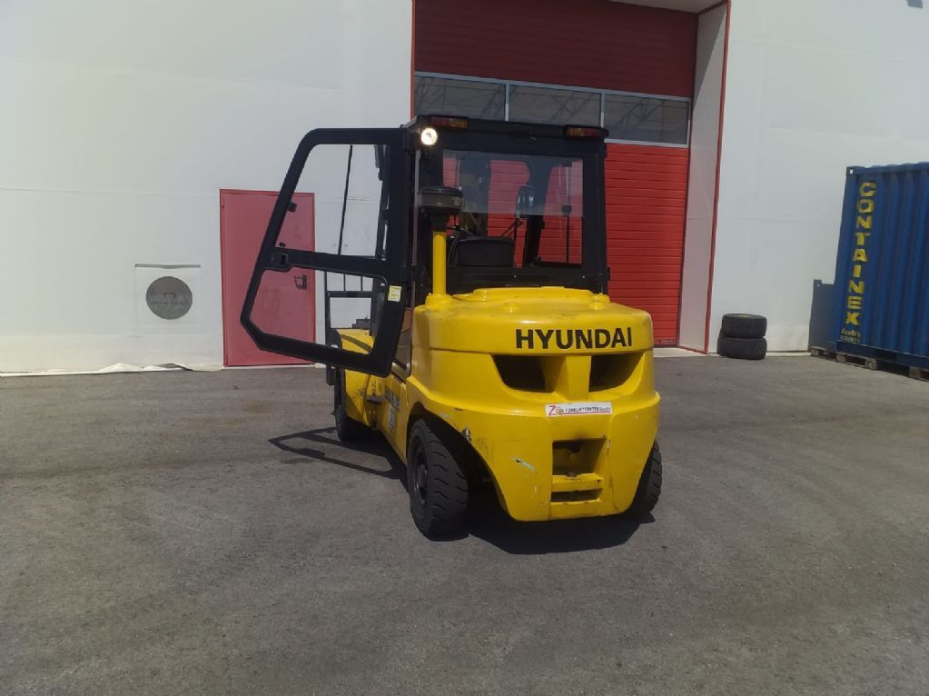 Hyundai 45DS-7E - Forklift diesel: gambar 2 Hyundai 45DS-7E - Forklift diesel: gambar 2