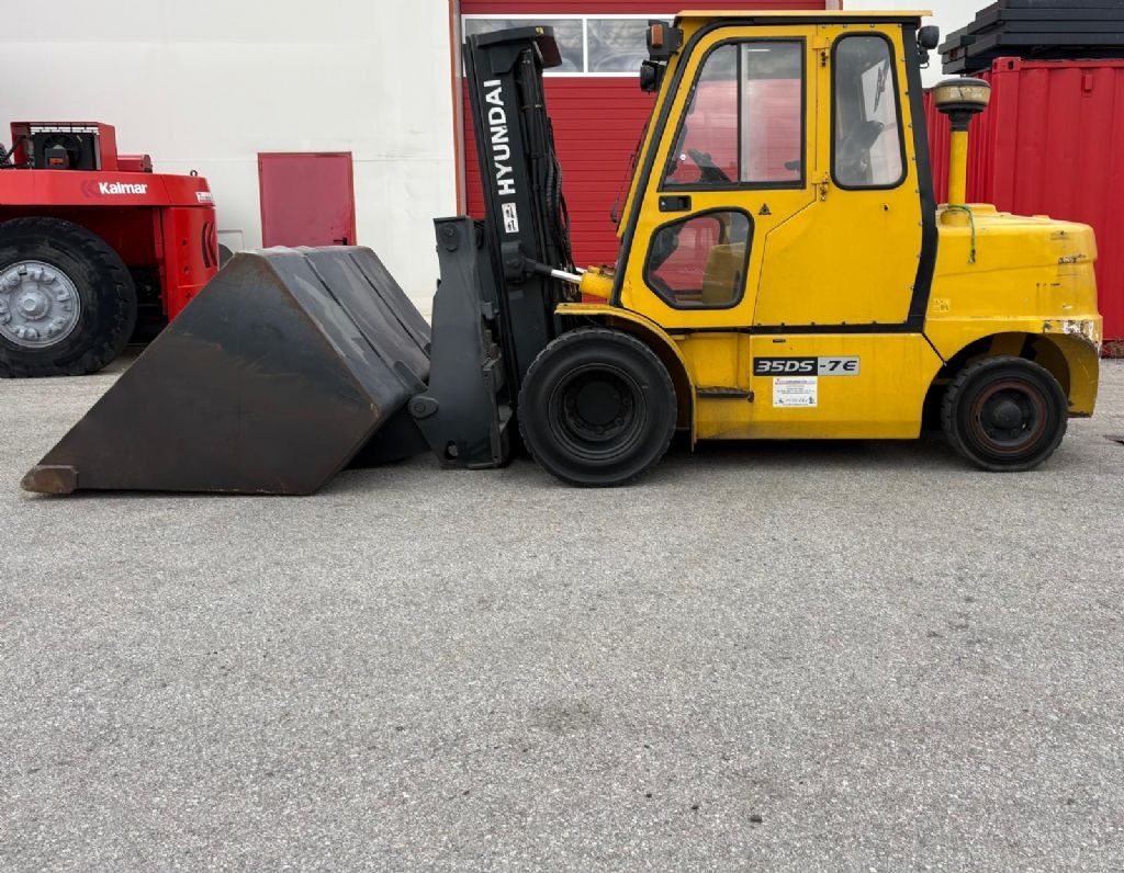 Hyundai 45DS-7E - Forklift diesel: gambar 1 Hyundai 45DS-7E - Forklift diesel: gambar 1