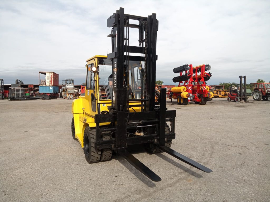 Hyundai HDF70-7 - Forklift diesel: gambar 4 Hyundai HDF70-7 - Forklift diesel: gambar 4