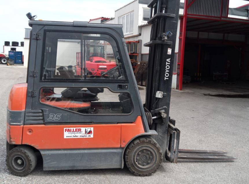 Toyota 7FBMF35 - Forklift: gambar 2 Toyota 7FBMF35 - Forklift: gambar 2