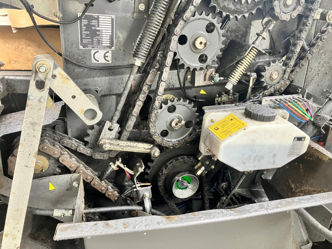 CLAAS Rollant 454 - Peralatan untuk pembuatan jerami: gambar 5 CLAAS Rollant 454 - Peralatan untuk pembuatan jerami: gambar 5