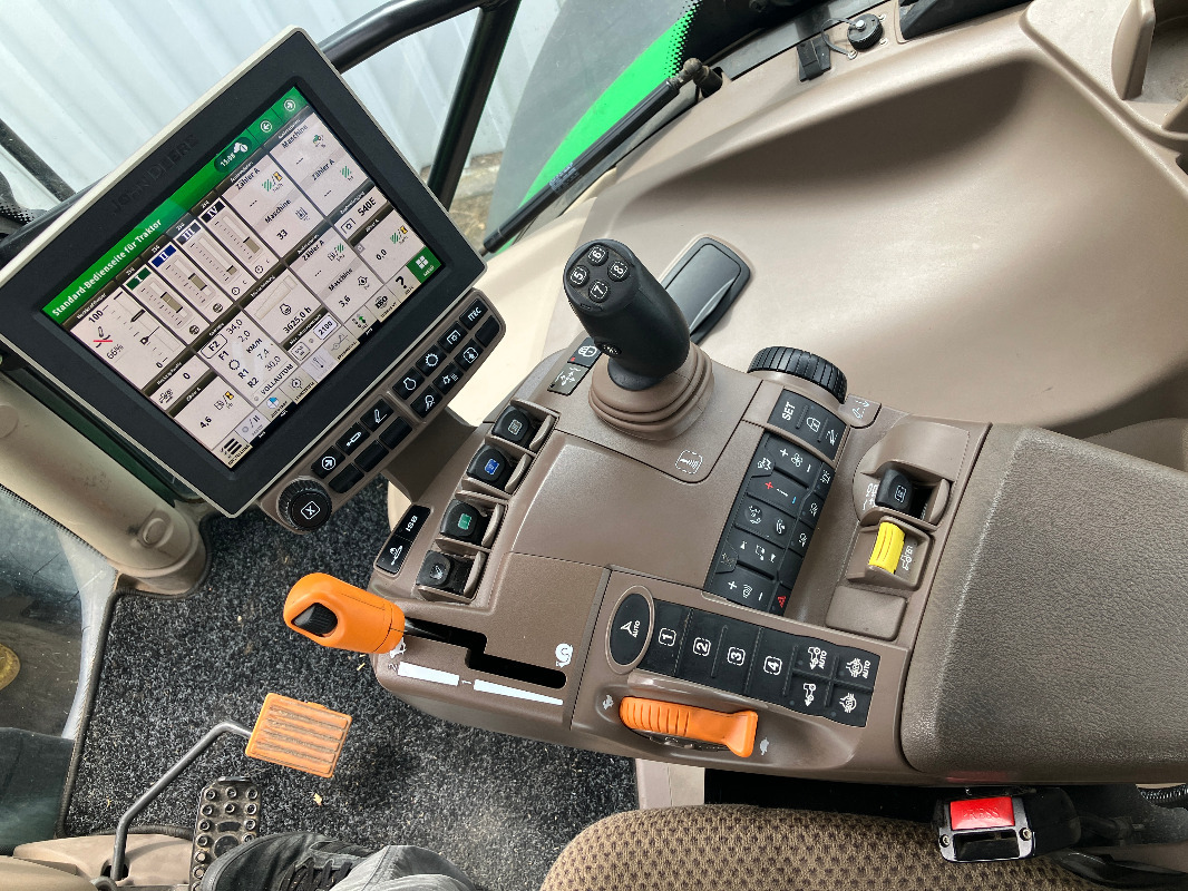 John Deere 6175R - Traktor: gambar 3 John Deere 6175R - Traktor: gambar 3