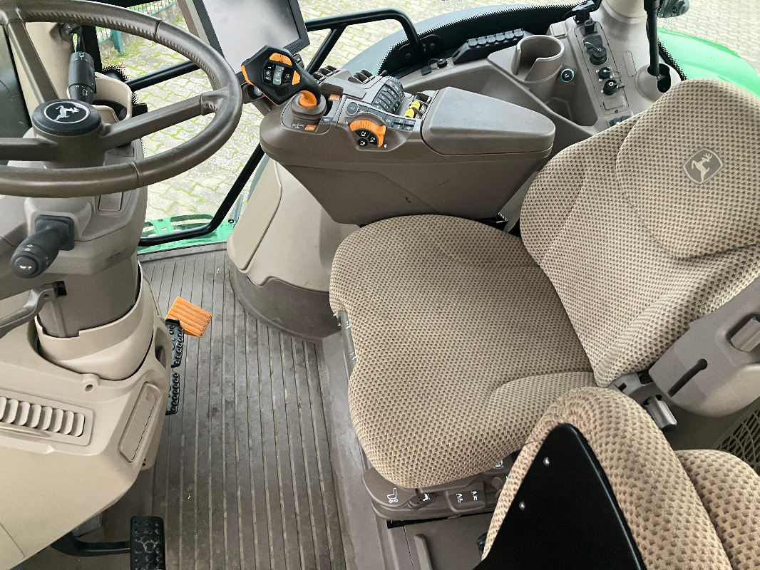 John Deere 6R185 - Traktor: gambar 4 John Deere 6R185 - Traktor: gambar 4