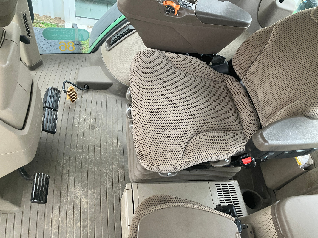 John Deere 8400R - Traktor: gambar 3 John Deere 8400R - Traktor: gambar 3