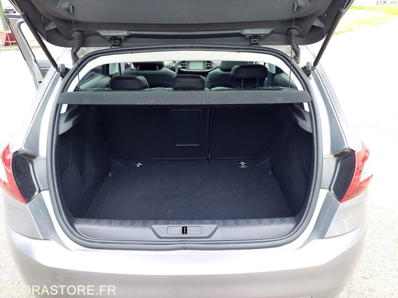 Mobil 308 FELINE 2,0L BlueHDi 150 BMV6: gambar 8